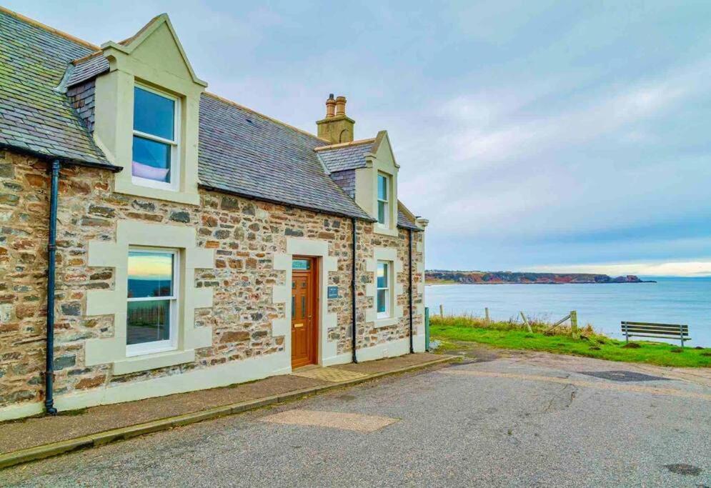 Hill Crest - Cliff Top Cottage With Stunning Views Cullen Exterior foto