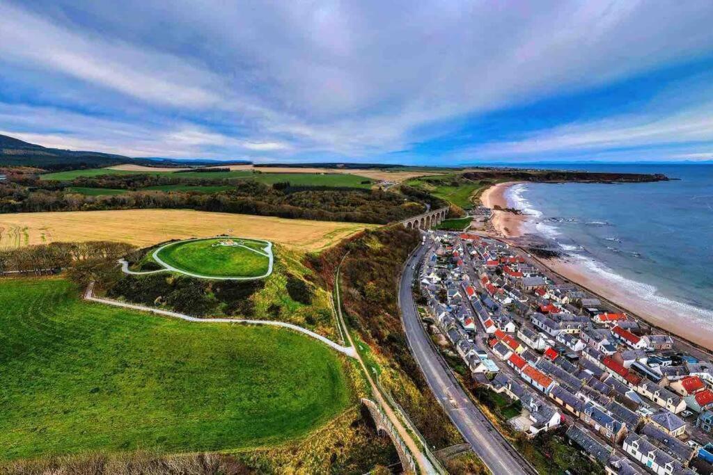 Hill Crest - Cliff Top Cottage With Stunning Views Cullen Exterior foto