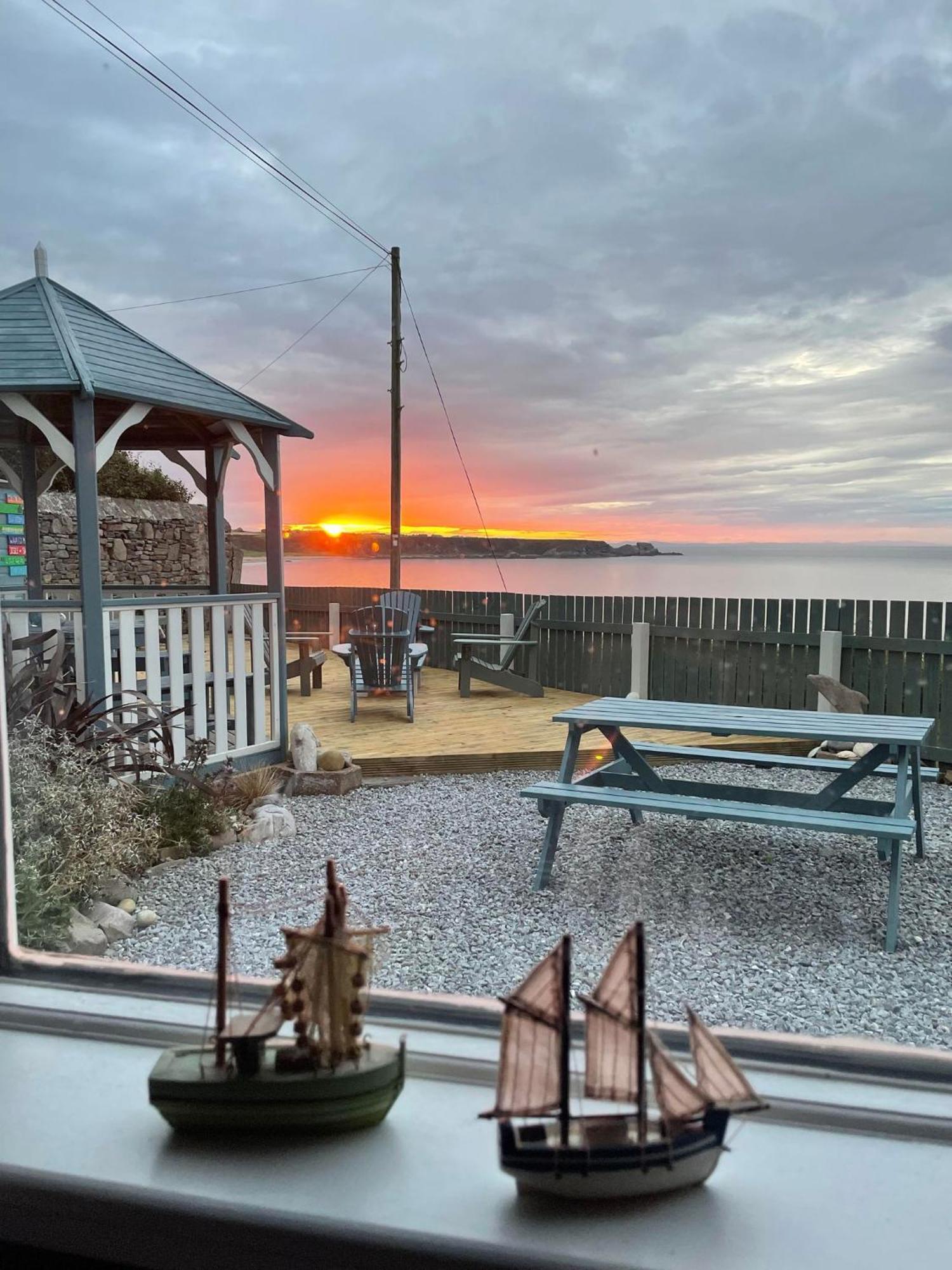 Hill Crest - Cliff Top Cottage With Stunning Views Cullen Exterior foto